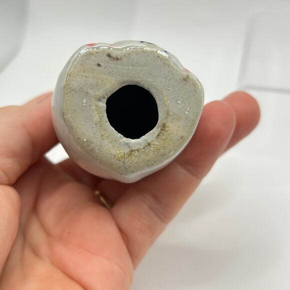 Small 2.5 in White iridescent Ceramic Maneki Neko Good Luck Cat with Gold Coin - Picture 4 of 7